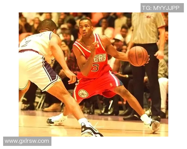 从球场到生活 足球明星的成长之路与背后故事揭秘 从球场到生活 足球明星的成长之路与背后故事揭秘