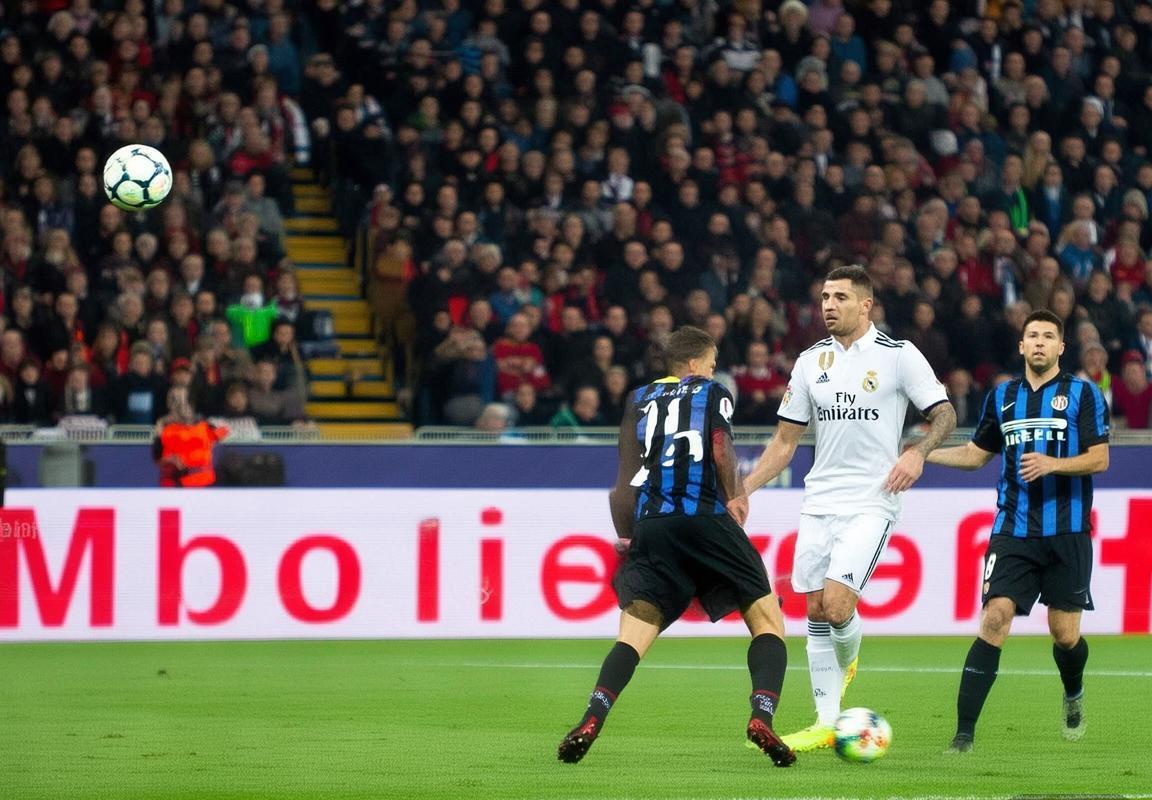 皇马欧冠险胜，阿森纳登顶积分榜！国际米兰补时遭绝杀